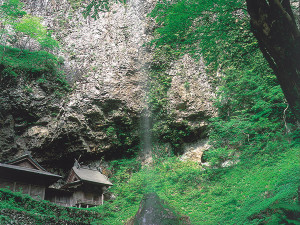 Picture of Dangyōno Taki waterfalls